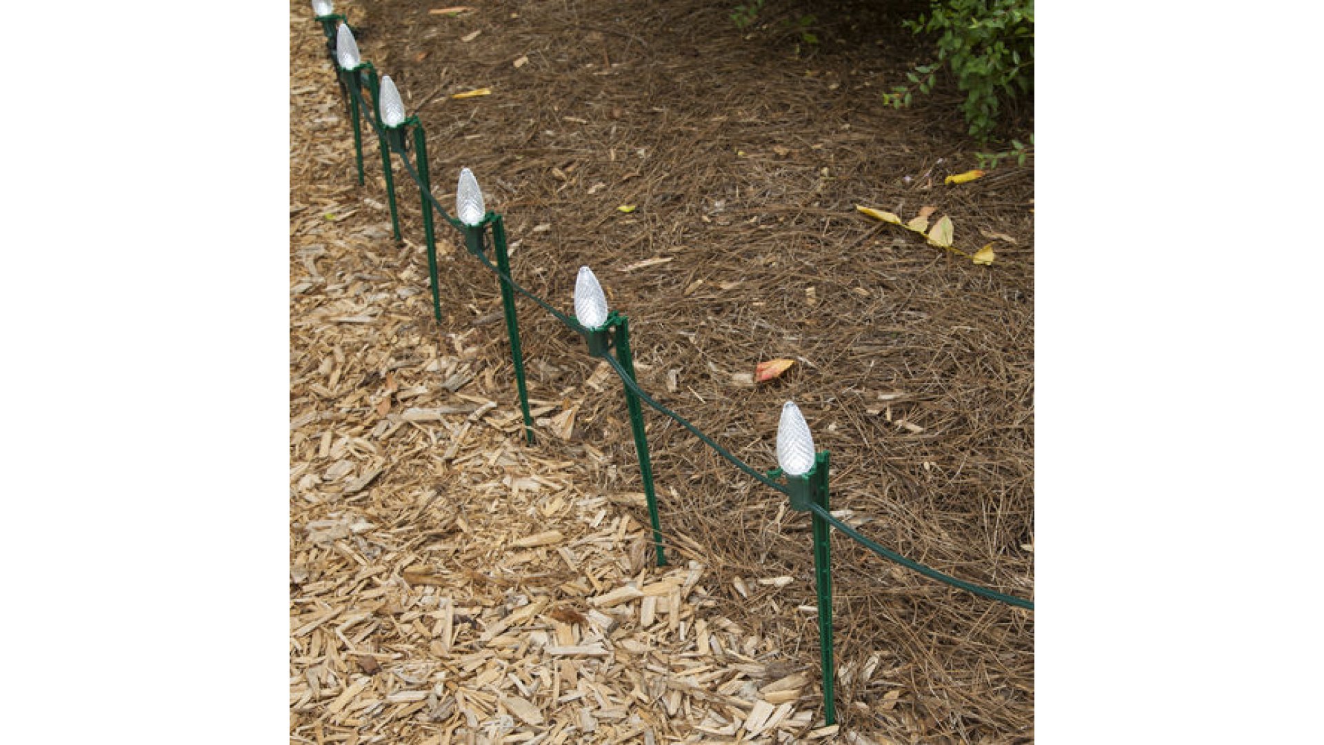 CLP5232 15 Inch All in One Christmas light Stakes Package of 100